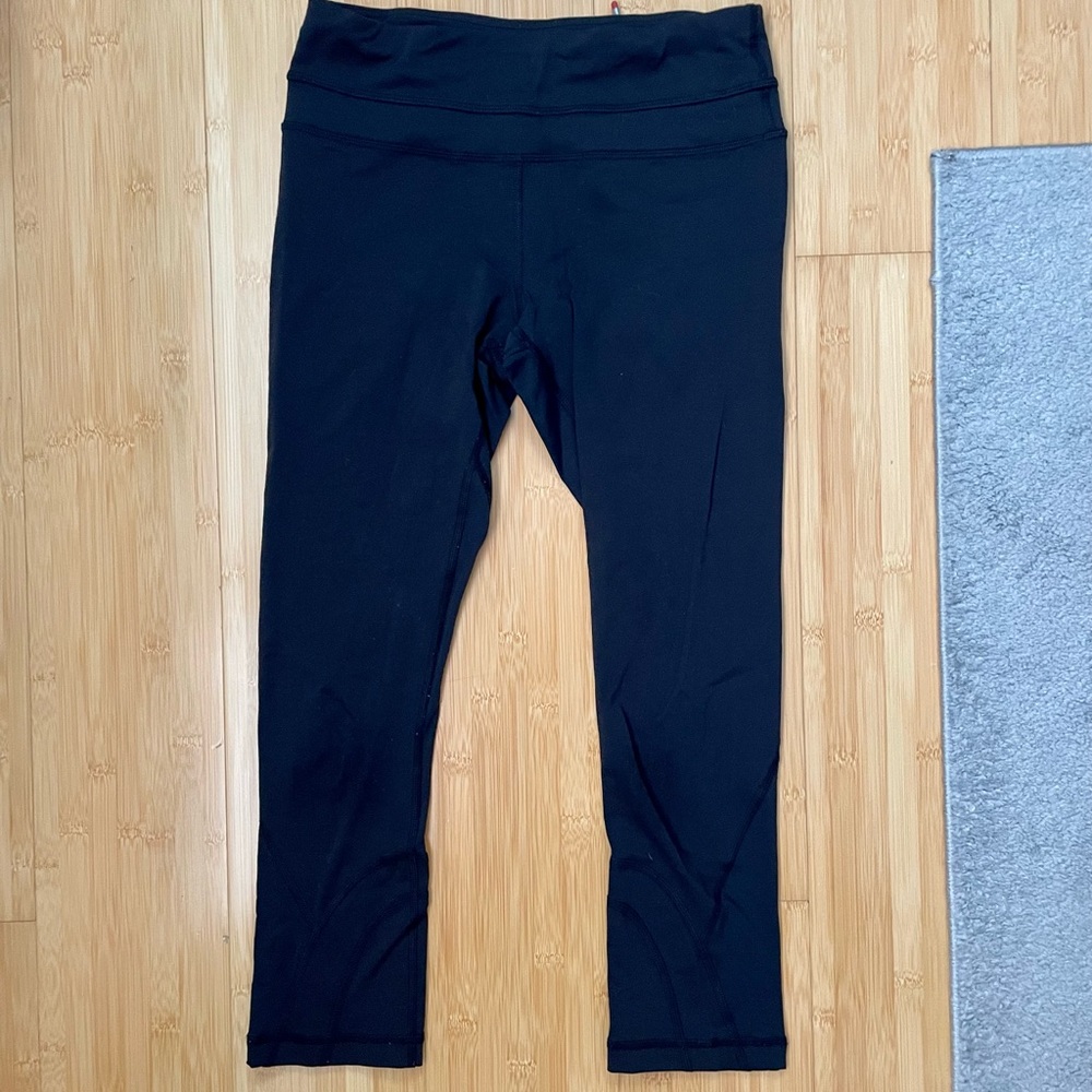 Lululemon black cropped leggings size 4